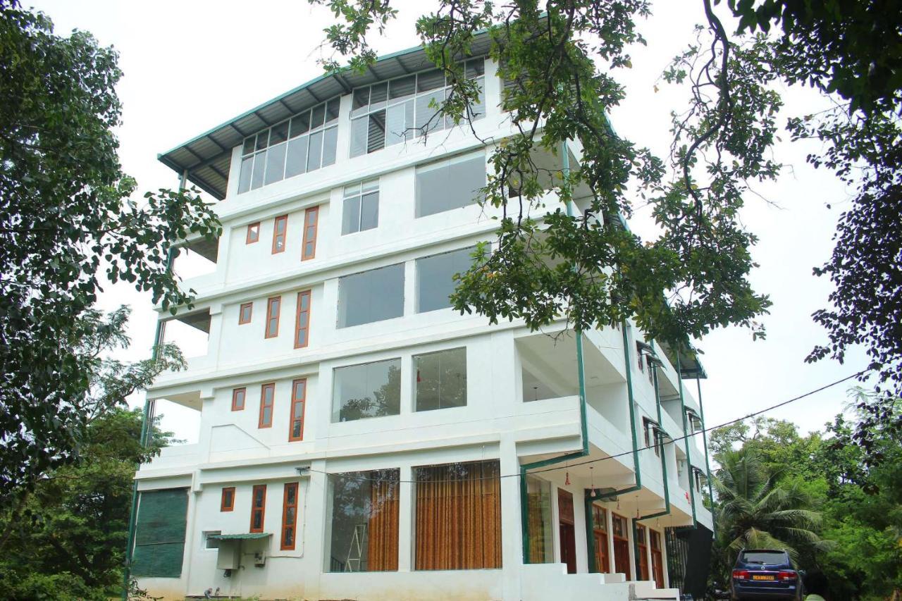 Heritage Eco Resort Kelaniya 外观 照片